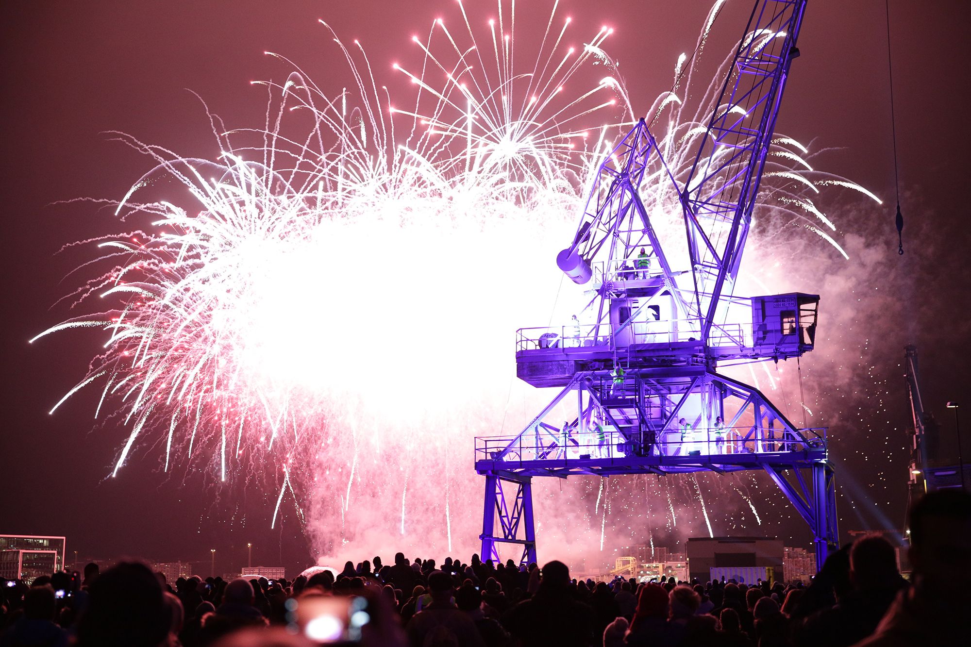 BattleRoyalStudios-Aarhus2017-FireworksCrane-(c)BrendanShelper