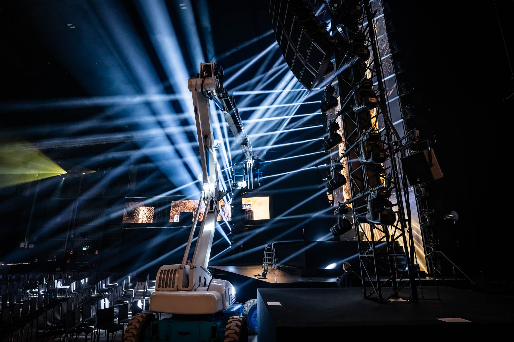 CURIOUS X MILAN, OKT 2025